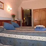 Midway Konukevi 4*