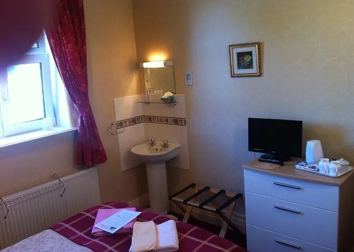 Midway Guest house 4*