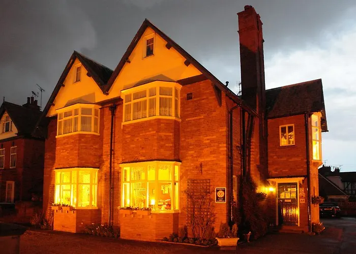 Midway Guest house 4*