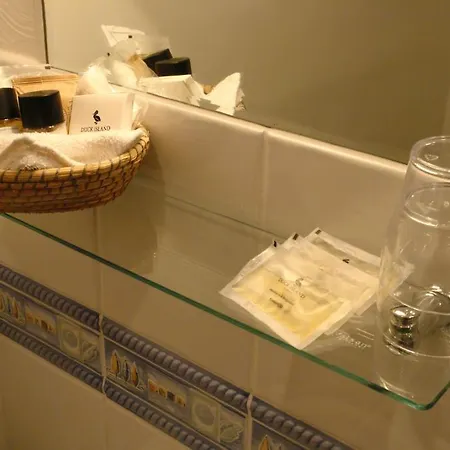 Midway ゲストハウス